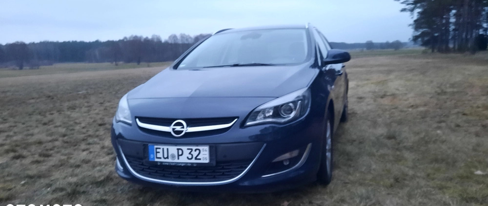 Opel Astra cena 21900 przebieg: 261000, rok produkcji 2014 z Czersk małe 79